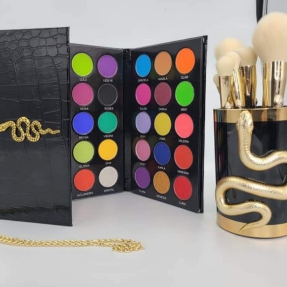 💄 - Picture 10 of 16